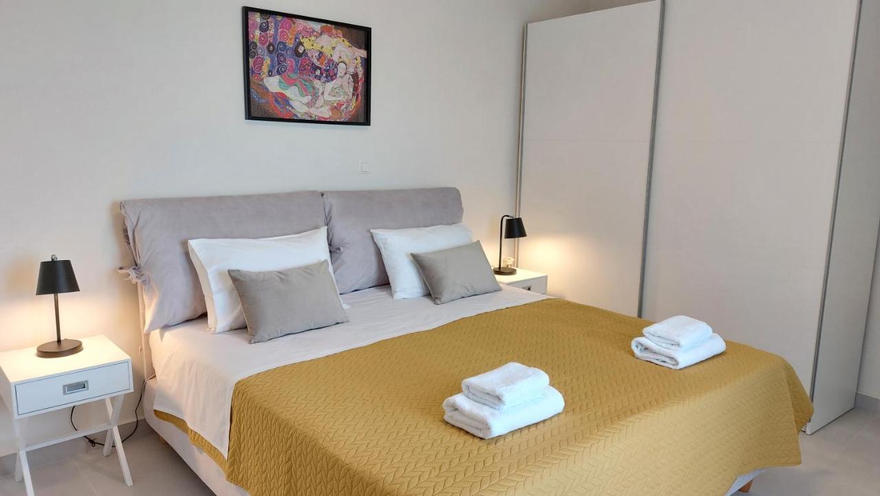 Ferienwohnung Kontis Apts Pelekas Exterior foto